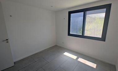 Casa 4 ambientes en Venta Barrio Nautico, permuta