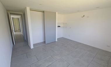 Casa 4 ambientes en Venta Barrio Nautico, permuta