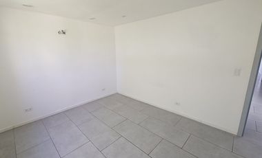 Casa 4 ambientes en Venta Barrio Nautico, permuta