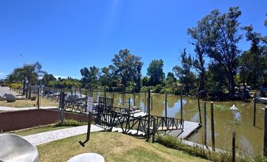 Casa 4 ambientes en Venta Barrio Nautico, permuta