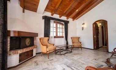Venta Casa en Guadalupe con amplio terreno.