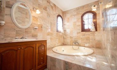 Venta Casa en Guadalupe con amplio terreno.