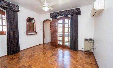 Venta Casa en Guadalupe con amplio terreno.