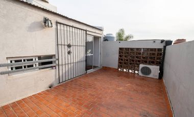 DPTO EN P/A CON COCHERA EN BARRIO SARGENTO CABRAL