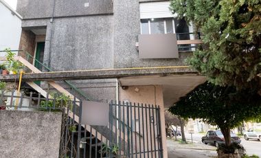 DPTO EN P/A CON COCHERA EN BARRIO SARGENTO CABRAL