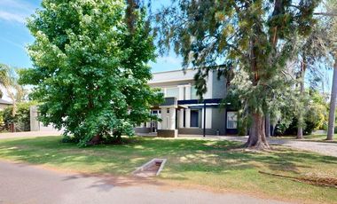 CASA EN VENTA EN ABRIL CLUB DE CAMPO