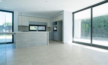 Casa en venta barrio Las Golondrinas Hudson