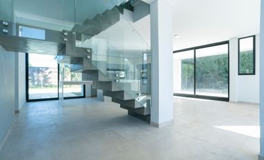 Casa en venta barrio Las Golondrinas Hudson