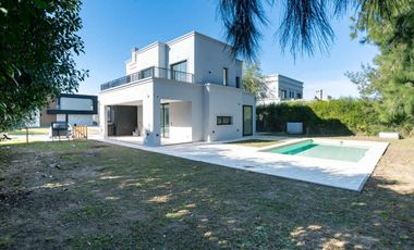 Casa en venta barrio Las Golondrinas Hudson