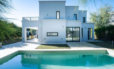 Casa en venta barrio Las Golondrinas Hudson