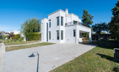 Casa en venta barrio Las Golondrinas Hudson