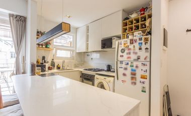 VENTA 3 AMB REFACCIONADO CON GRAN BALCON EN OLIVOS