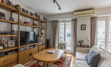 VENTA 3 AMB REFACCIONADO CON GRAN BALCON EN OLIVOS