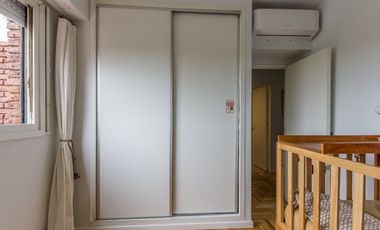 VENTA 3 AMB REFACCIONADO CON GRAN BALCON EN OLIVOS