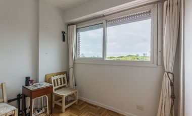 VENTA 3 AMB REFACCIONADO CON GRAN BALCON EN OLIVOS