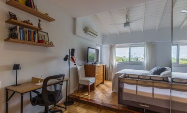 VENTA 3 AMB REFACCIONADO CON GRAN BALCON EN OLIVOS