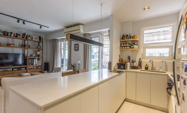 VENTA 3 AMB REFACCIONADO CON GRAN BALCON EN OLIVOS