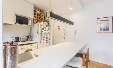 VENTA 3 AMB REFACCIONADO CON GRAN BALCON EN OLIVOS
