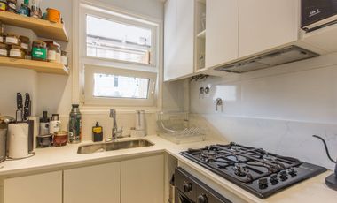 VENTA 3 AMB REFACCIONADO CON GRAN BALCON EN OLIVOS