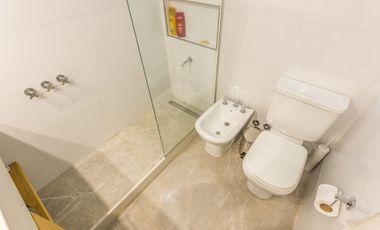 VENTA 3 AMB REFACCIONADO CON GRAN BALCON EN OLIVOS