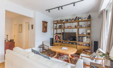 VENTA 3 AMB REFACCIONADO CON GRAN BALCON EN OLIVOS