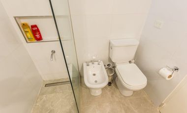 VENTA 3 AMB REFACCIONADO CON GRAN BALCON EN OLIVOS