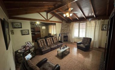 CHALET 3 AMB + PATIO Y DPTO EN P.A. LONGCHAMPS