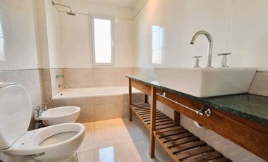 Venta casa 4 ambientes con pileta y parque Rumencó