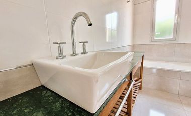 Venta casa 4 ambientes con pileta y parque Rumencó