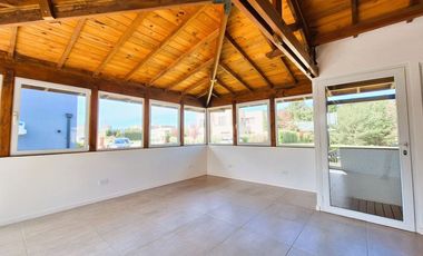 Venta casa 4 ambientes con pileta y parque Rumencó