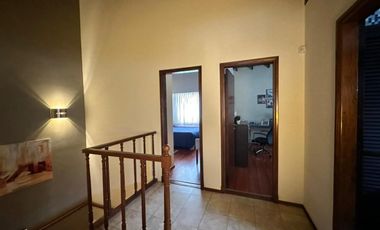 VENTA CASA 5 AMB JARDIN PILETA QUINCHO RAMOS MEJIA