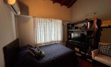 VENTA CASA 5 AMB JARDIN PILETA QUINCHO RAMOS MEJIA