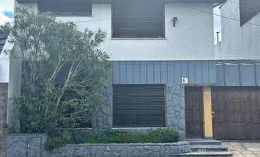 VENTA CASA 5 AMB JARDIN PILETA QUINCHO RAMOS MEJIA