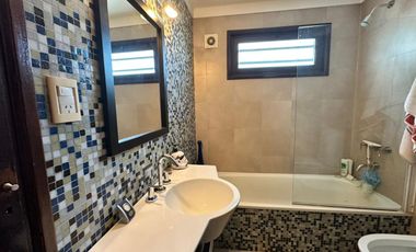 VENTA CASA 5 AMB JARDIN PILETA QUINCHO RAMOS MEJIA