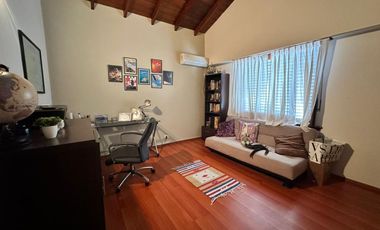 VENTA CASA 5 AMB JARDIN PILETA QUINCHO RAMOS MEJIA