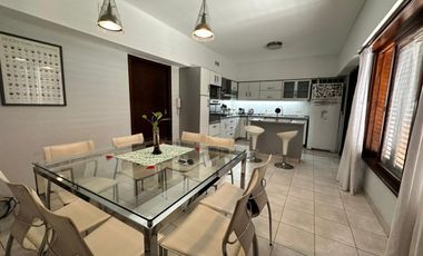 VENTA CASA 5 AMB JARDIN PILETA QUINCHO RAMOS MEJIA