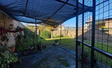 VENTA CASA CÉNTRICA CON AMPLIO TERRENO EN HUMBOLDT