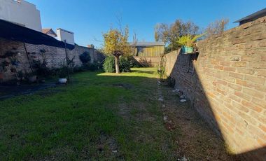 VENTA CASA CÉNTRICA CON AMPLIO TERRENO EN HUMBOLDT