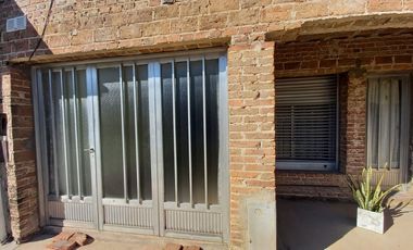 VENTA CASA CÉNTRICA CON AMPLIO TERRENO EN HUMBOLDT