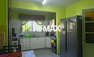 VENTA CASA 3 DORMITORIOS B° DEL TRABAJO CIPOLLETTI