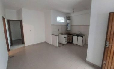 Vta en block Casa 3 amb+2 locales Morón a reciclar