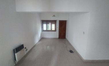 Vta en block Casa 3 amb+2 locales Morón a reciclar