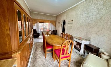 VENTA CASA RAMOS MEJIA 4 AMBIENTES COCHERA PATIO