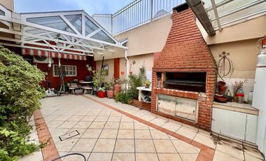 VENTA CASA RAMOS MEJIA 4 AMBIENTES COCHERA PATIO