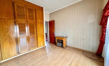 VENTA CASA RAMOS MEJIA 4 AMBIENTES COCHERA PATIO
