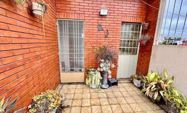 VENTA CASA RAMOS MEJIA 4 AMBIENTES COCHERA PATIO