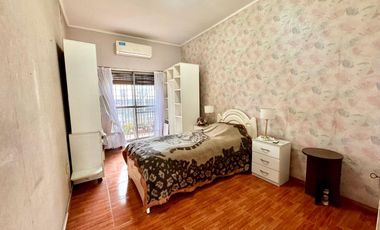 VENTA CASA RAMOS MEJIA 4 AMBIENTES COCHERA PATIO