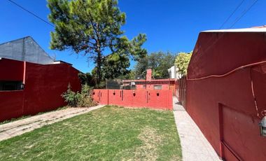 Venta terreno con casita en el fondo en Adrogué