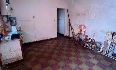 Venta terreno con casita en el fondo en Adrogué