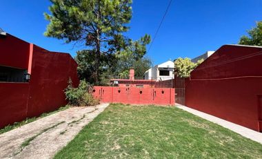 Venta terreno con casita en el fondo en Adrogué